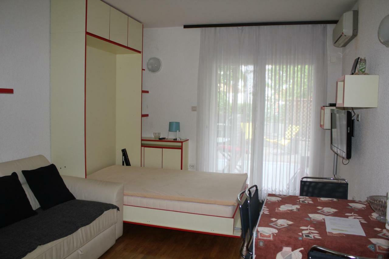 コペルApartmajsko Naselje Zusternaアパートメント エクステリア 写真